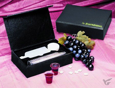 Productafbeelding: voorkant van Portable Communion Set - Black